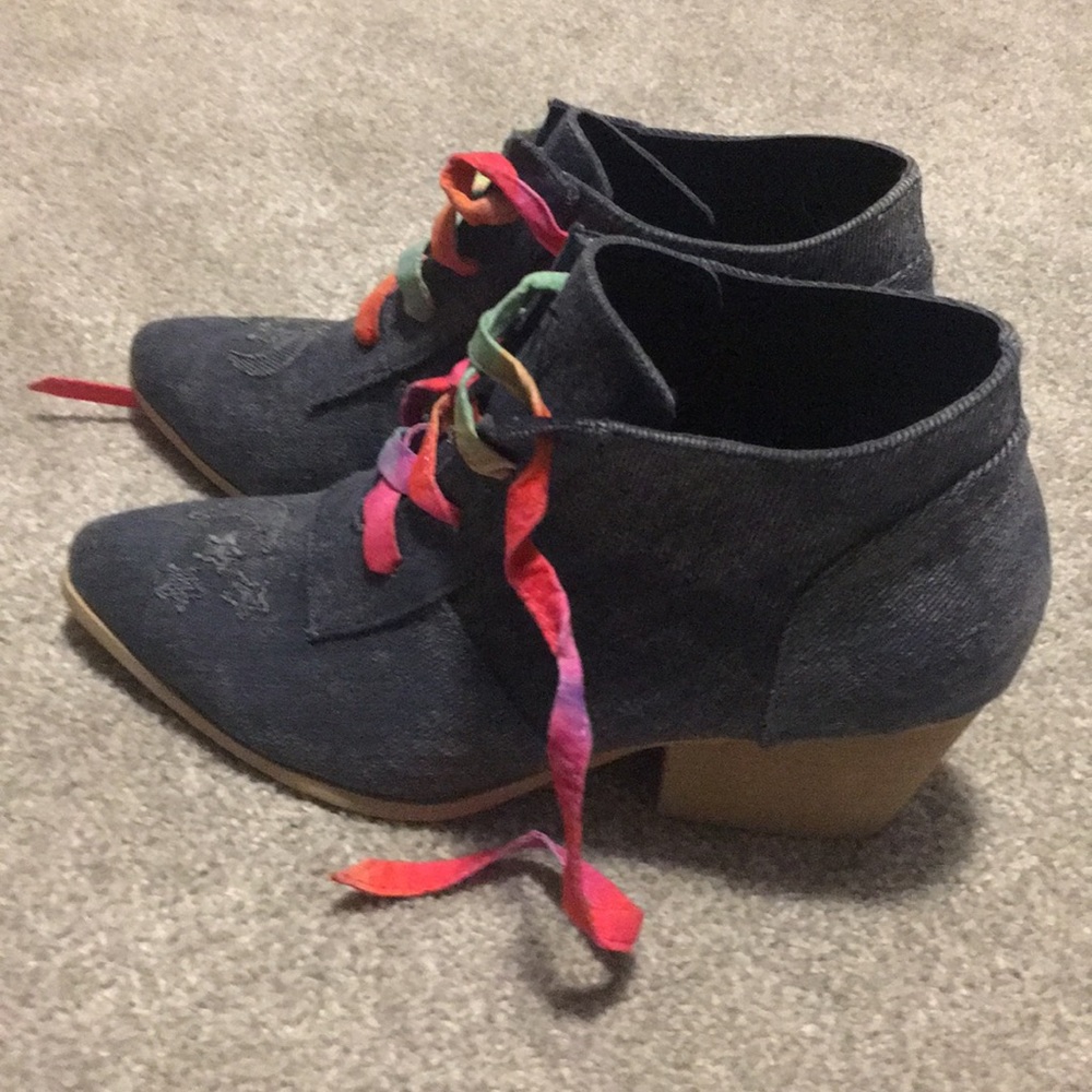 Y. R. U. Booties - Picture 2 of 4